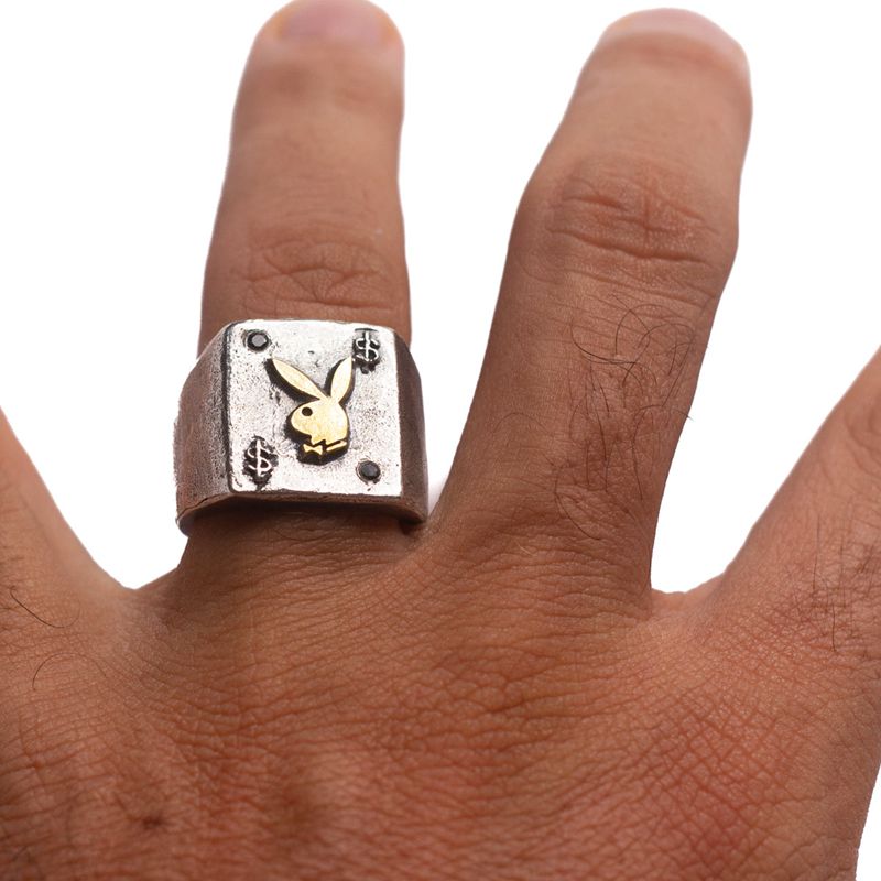 Bijuterii Barbati Playboy Rabbit Head Ring With Onyx Stones Metal | LOKD-90763